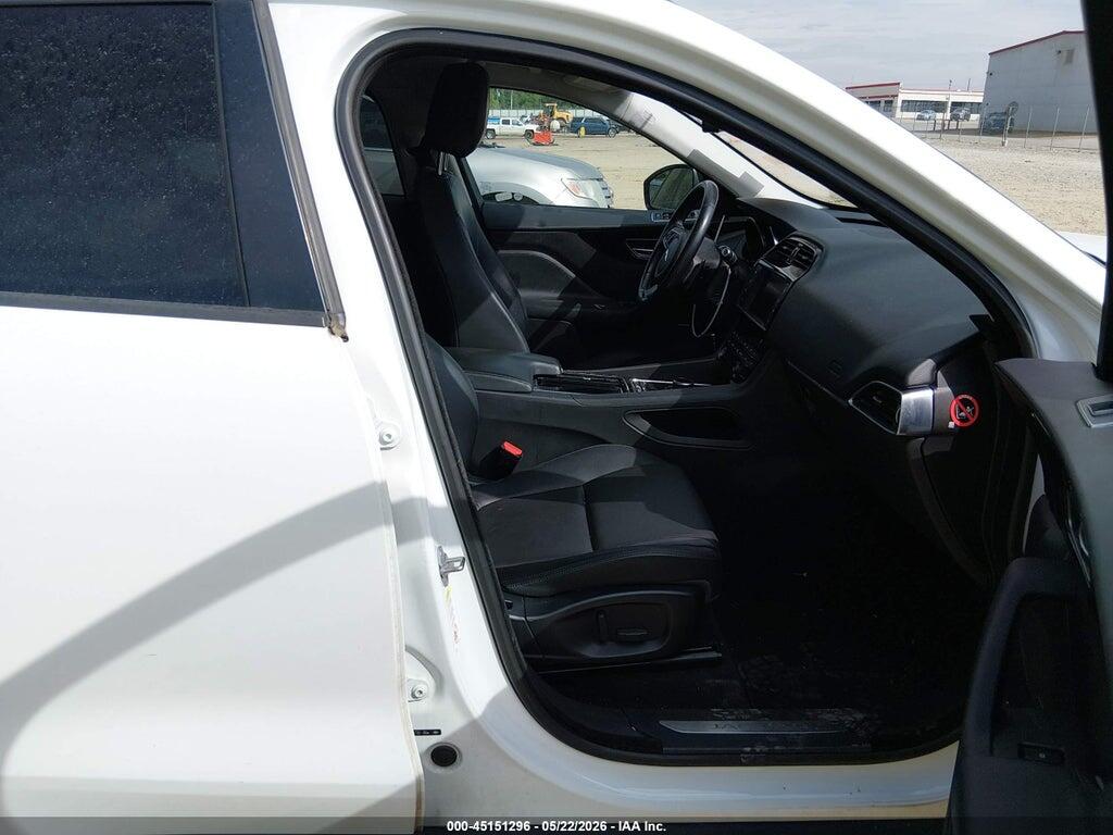 SADCJ2GX3JA235730 2018 JAGUAR F-PACE photo no. 5