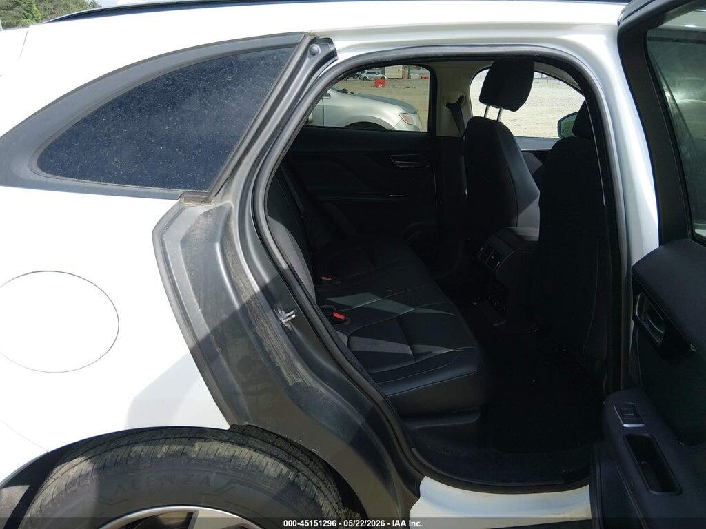 SADCJ2GX3JA235730 2018 JAGUAR F-PACE photo no. 8