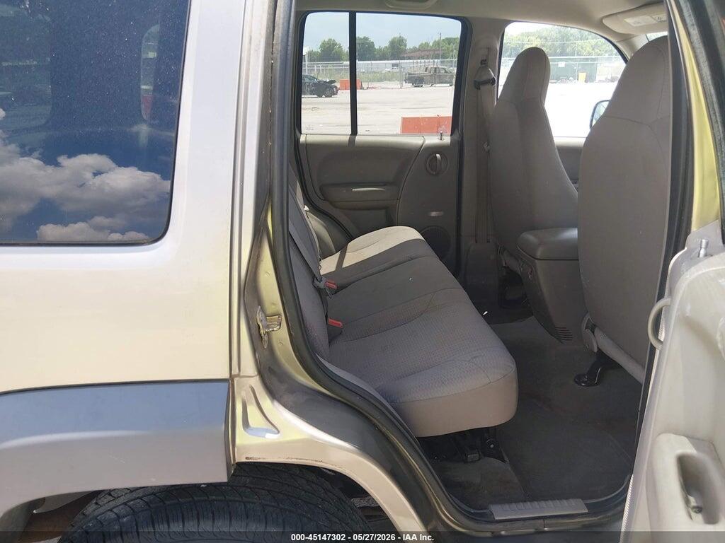 1J4GL48K44W126264 2004 JEEP LIBERTY photo no. 8