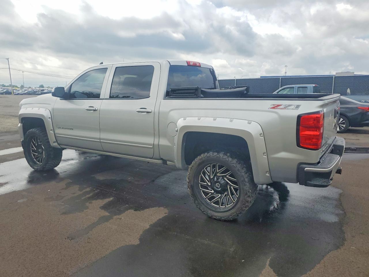 2017 CHEVROLET SILVERADO K1500 LT — Фото 2 из 12