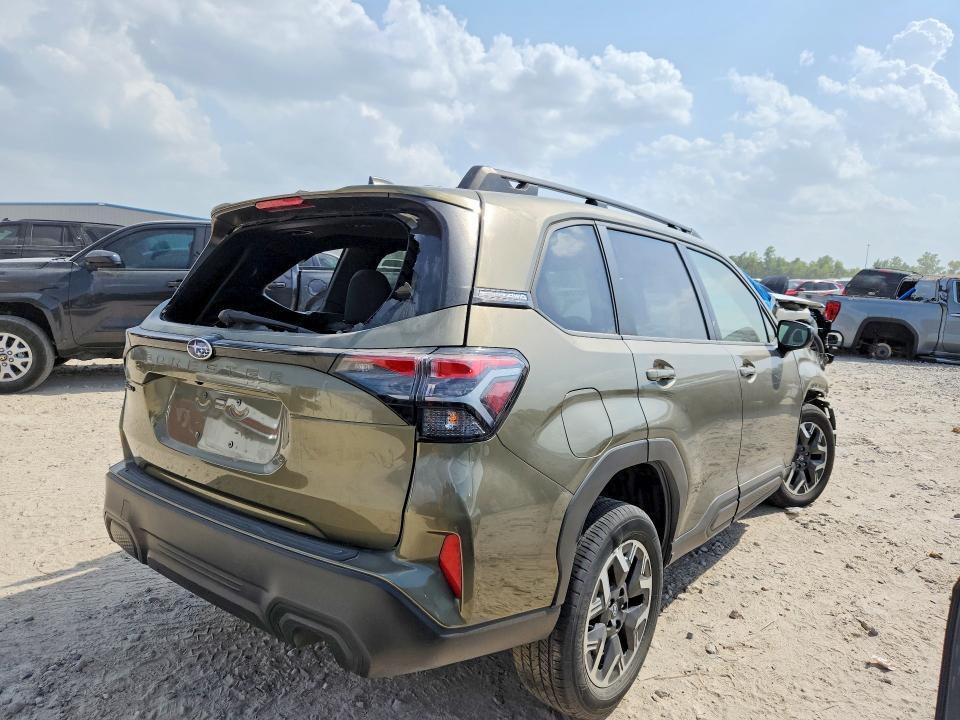 2025 SUBARU FORESTER PREMIUM — Фото 3 из 12