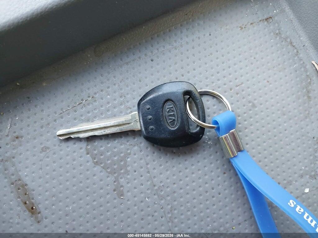 KNDMB233386248782 2008 KIA SEDONA photo no. 11