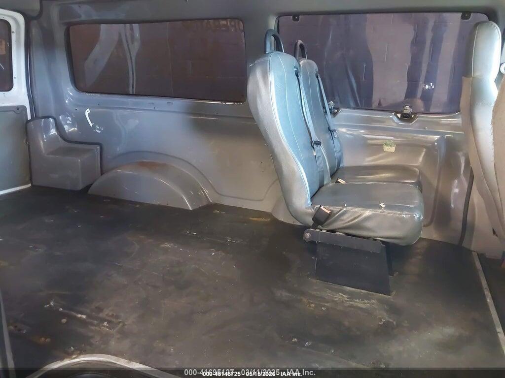 1FTNE2EWXBDA18064 2011 FORD E-250 photo no. 8