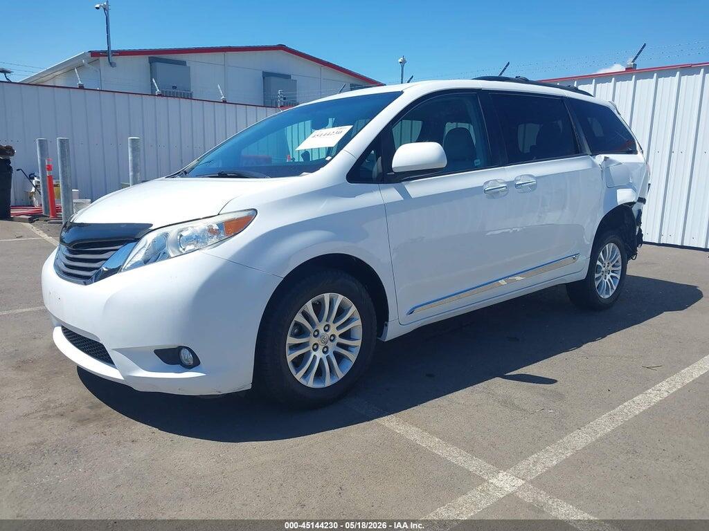 5TDYK3DC2CS228859 2012 TOYOTA SIENNA photo no. 2