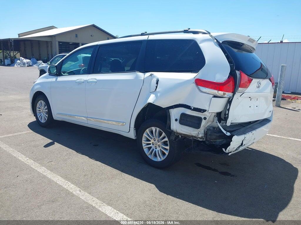5TDYK3DC2CS228859 2012 TOYOTA SIENNA photo no. 3