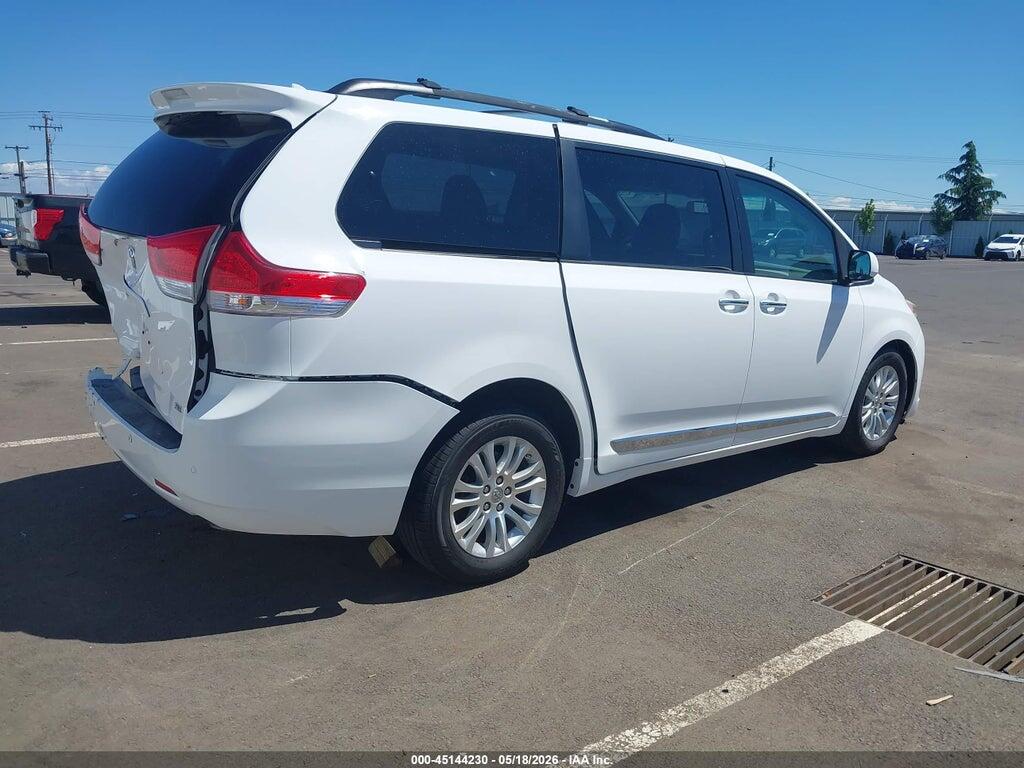 5TDYK3DC2CS228859 2012 TOYOTA SIENNA photo no. 4