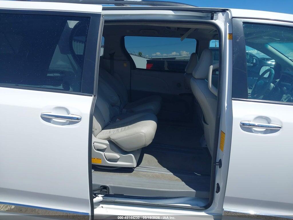 5TDYK3DC2CS228859 2012 TOYOTA SIENNA photo no. 8