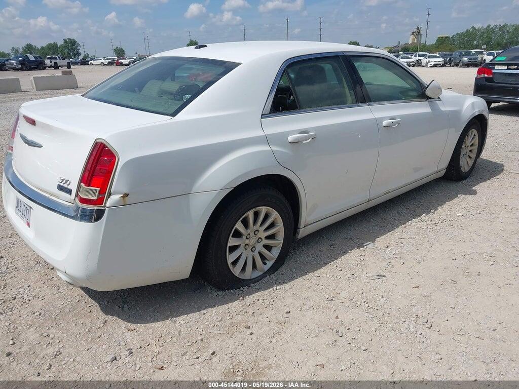 2C3CCAAG5EH132667 2014 CHRYSLER 300 photo no. 4