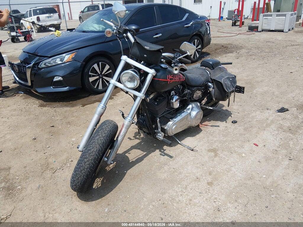 1HD1GP411BC314235 2011 HARLEY-DAVIDSON FXDWG photo no. 2