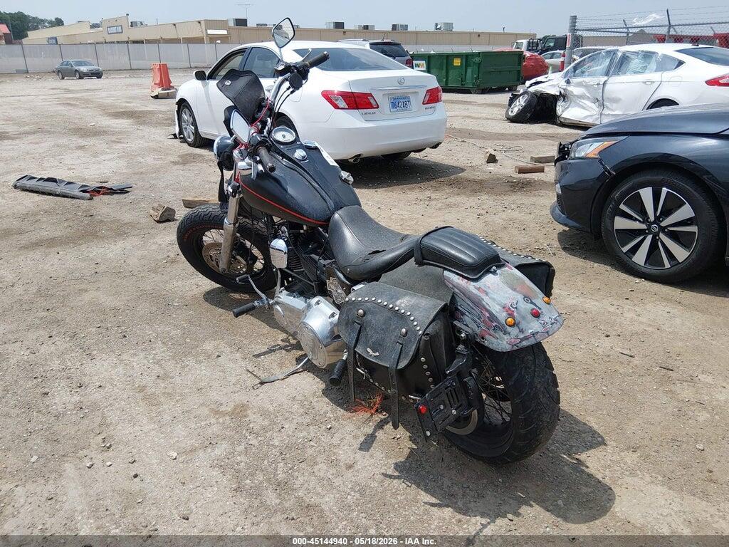 1HD1GP411BC314235 2011 HARLEY-DAVIDSON FXDWG photo no. 3