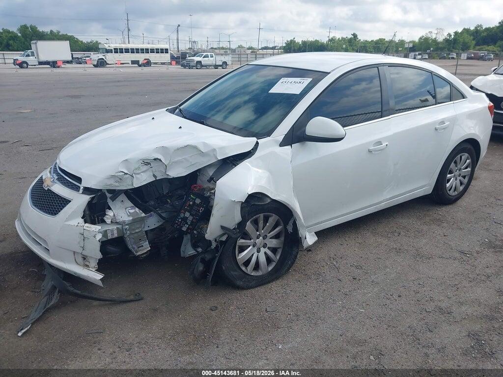 1G1PF5S90B7126478 2011 CHEVROLET CRUZE photo no. 2