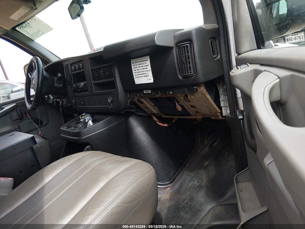 1GCWGFCA5D1192352 2013 CHEVROLET EXPRESS 2500 photo no. 5