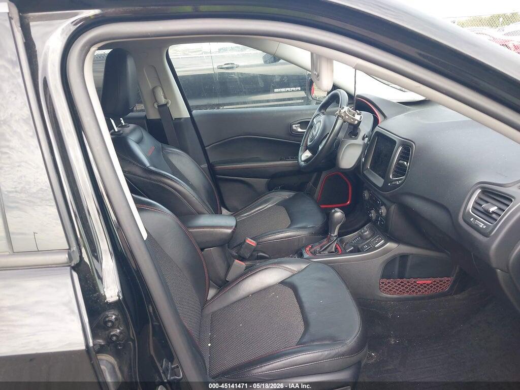 3C4NJDDB3JT419339 2018 JEEP COMPASS photo no. 5
