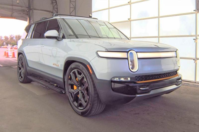 2023 RIVIAN R1S 7PDSGABA4PN019950