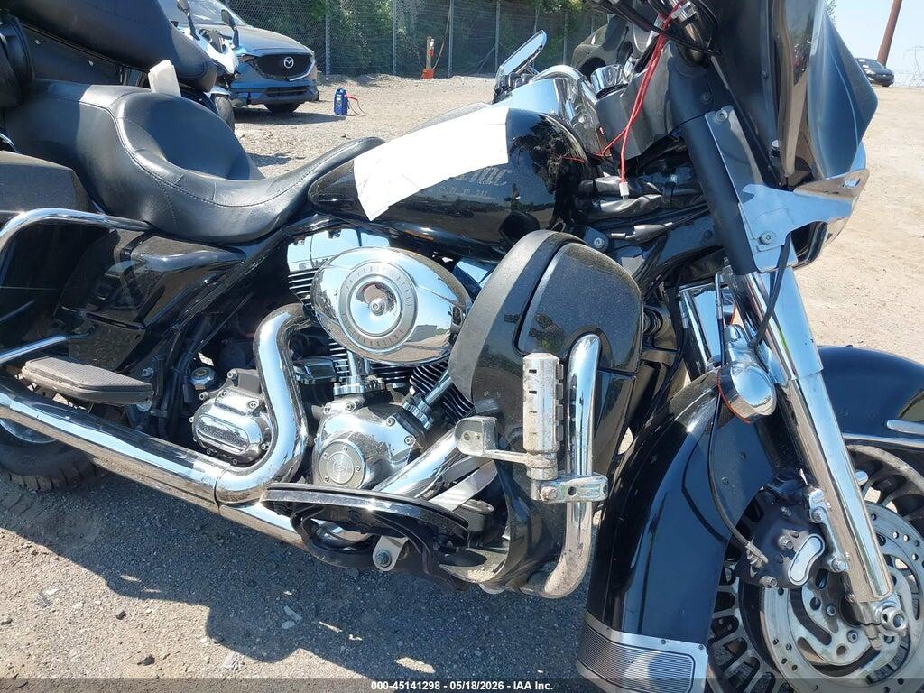 1HD1FC4157Y627875 2007 HARLEY-DAVIDSON FLHTCUI photo no. 8