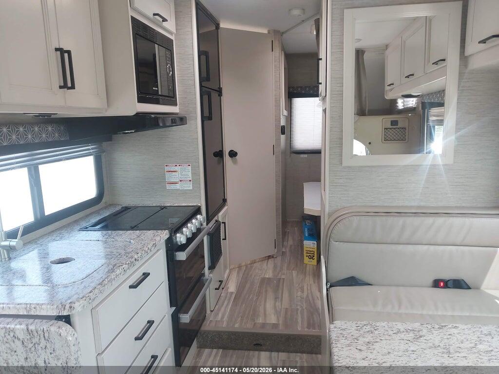 1FDWE3FN7NDC24720 2022 FORD E-350 CUTAWAY photo no. 6