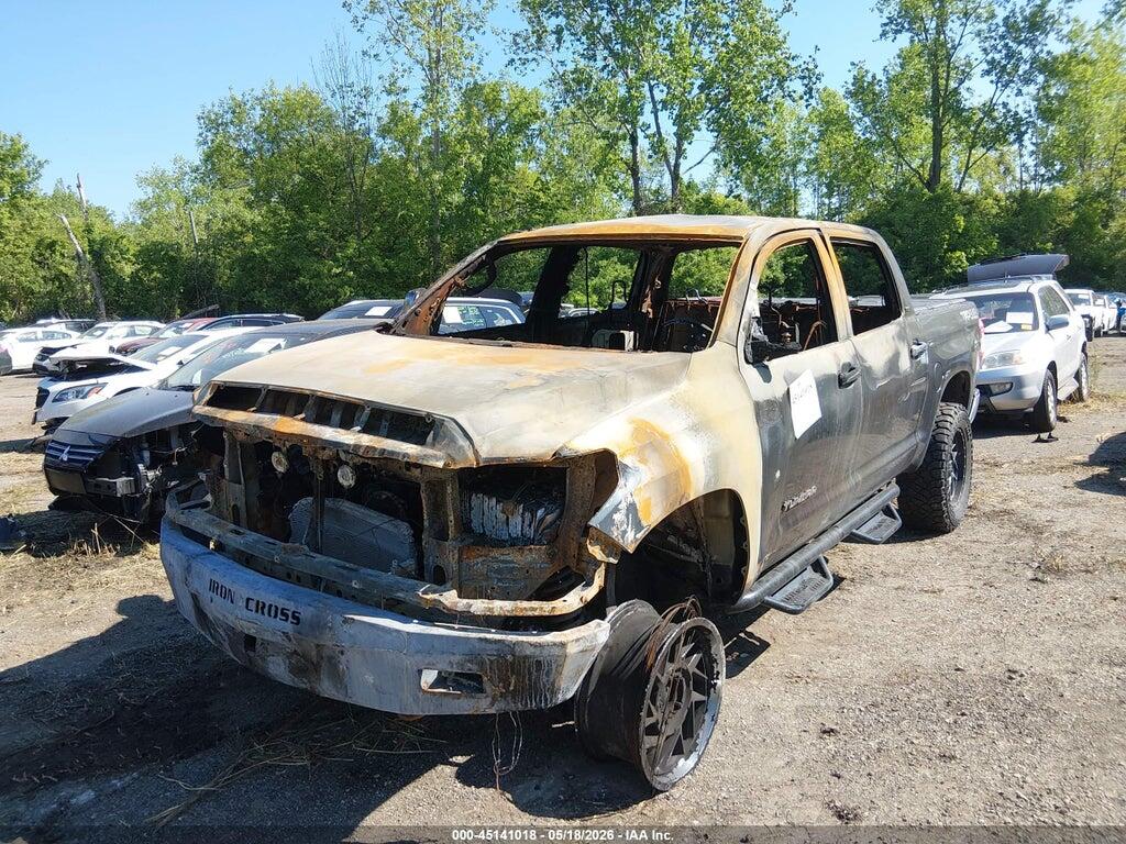 5TFDW5F1XEX397390 2014 TOYOTA TUNDRA photo no. 2