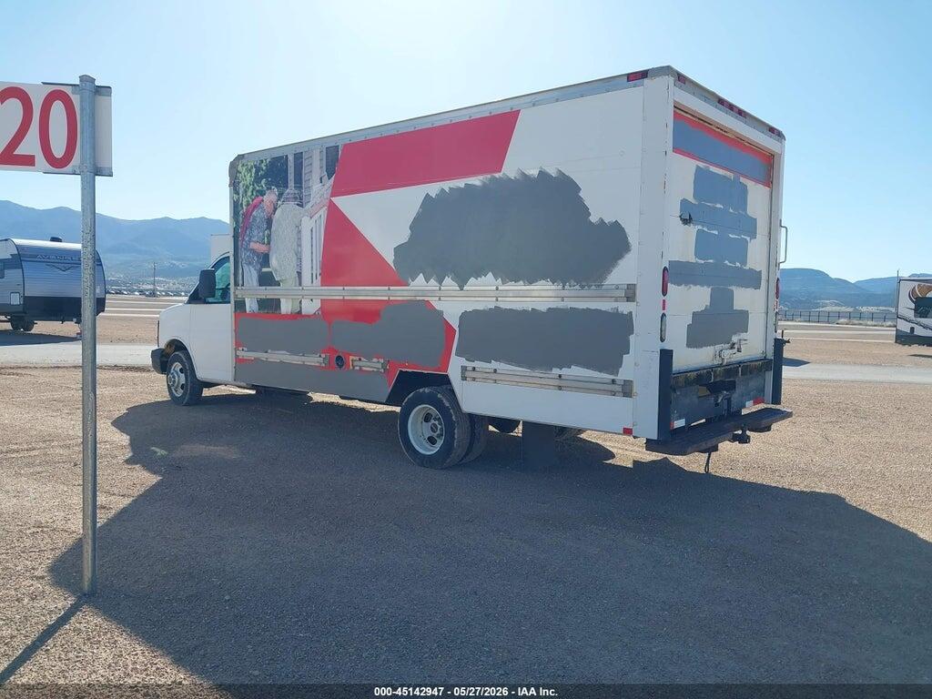 1GDJG31K481906185 2008 GMC SAVANA CUTAWAY photo no. 3
