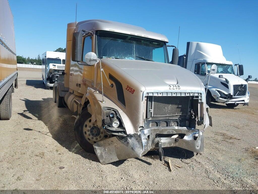 4V4NC9EJ0DN567762 2013 VOLVO VN photo no. 1