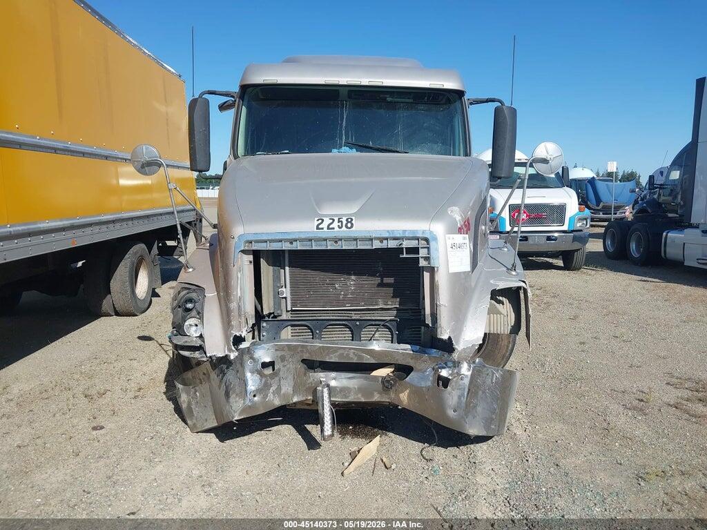 4V4NC9EJ0DN567762 2013 VOLVO VN photo no. 12
