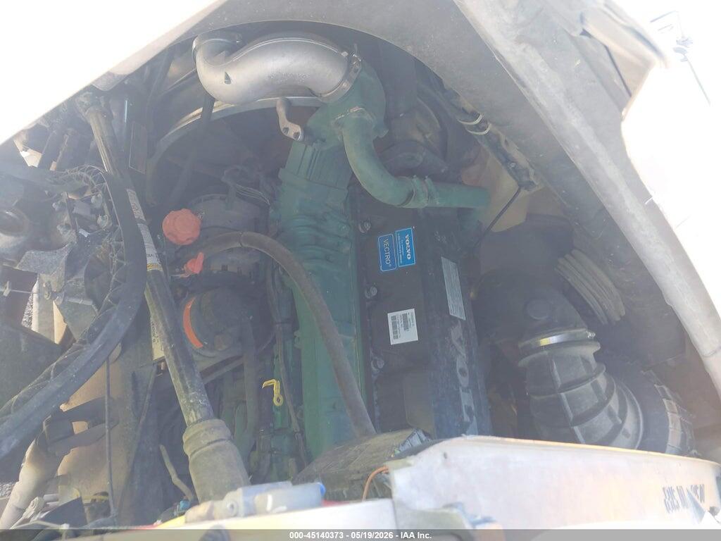 4V4NC9EJ0DN567762 2013 VOLVO VN photo no. 9