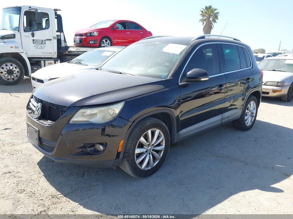 WVGAV7AX4BW557032 2011 VOLKSWAGEN TIGUAN photo no. 2
