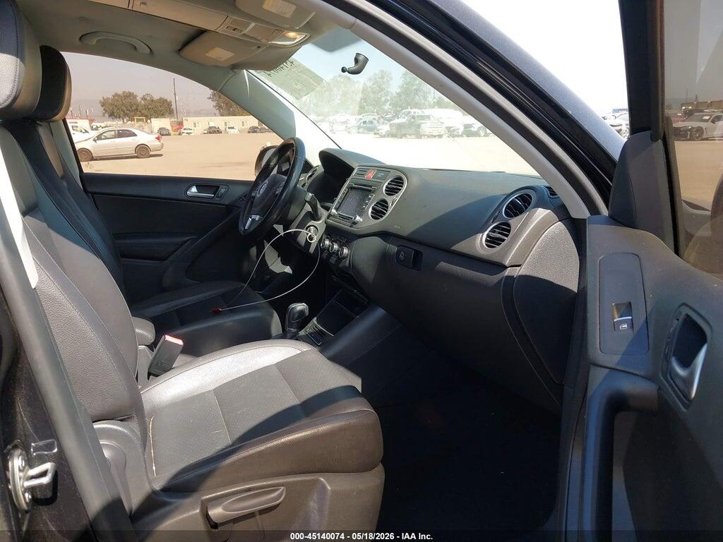 WVGAV7AX4BW557032 2011 VOLKSWAGEN TIGUAN photo no. 5