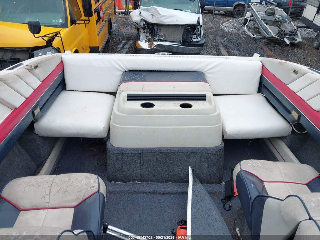 00000B1YA65CFA090 1990 BAYLINER CAPRI photo no. 8