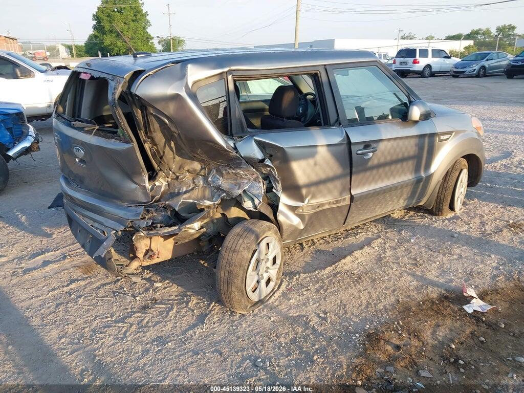 KNDJT2A50D7628462 2013 KIA SOUL photo no. 4