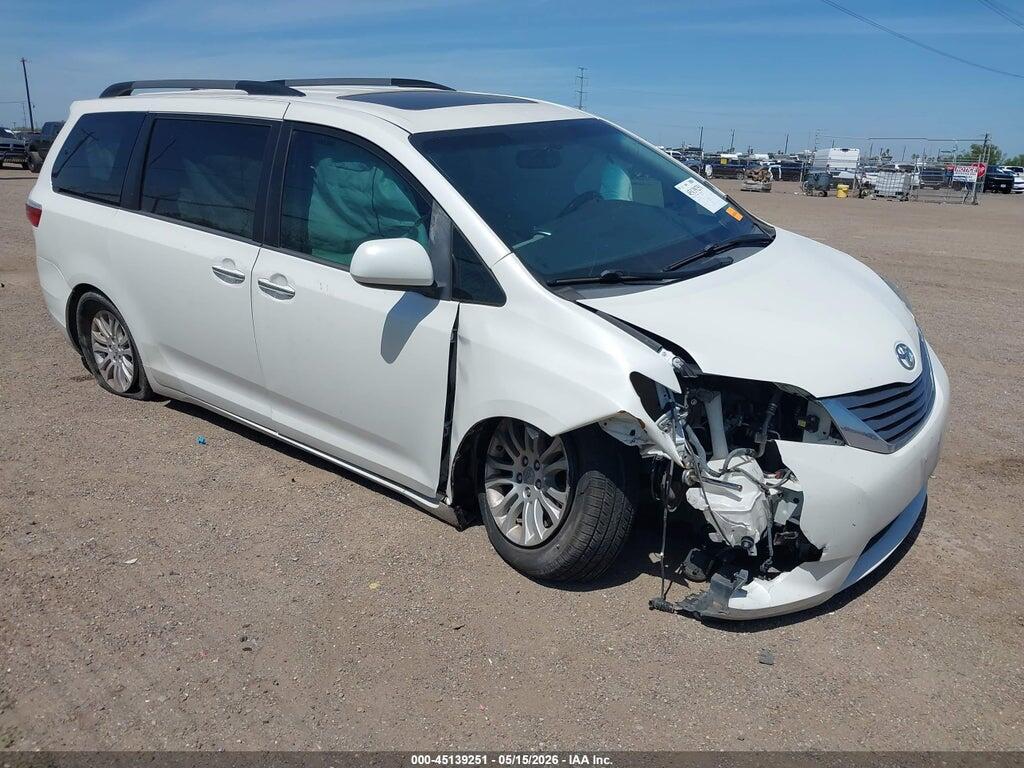 5TDYZ3DC0HS884593 2017 TOYOTA SIENNA photo no. 1