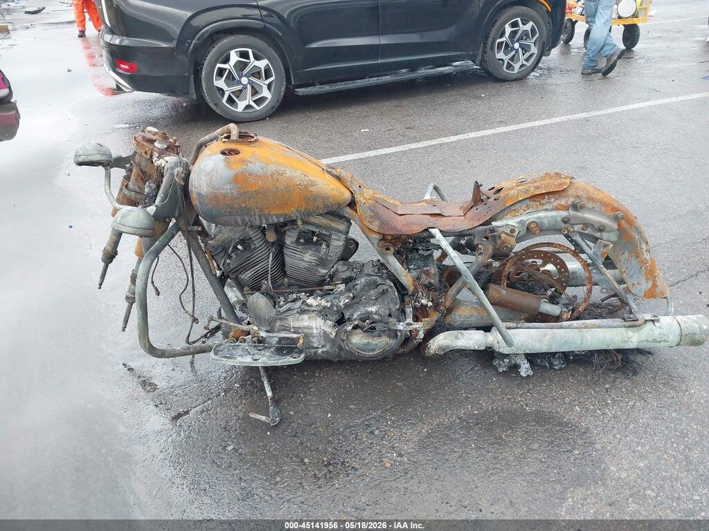 1HD1FBM11DB638414 2013 HARLEY-DAVIDSON FLHR photo no. 2