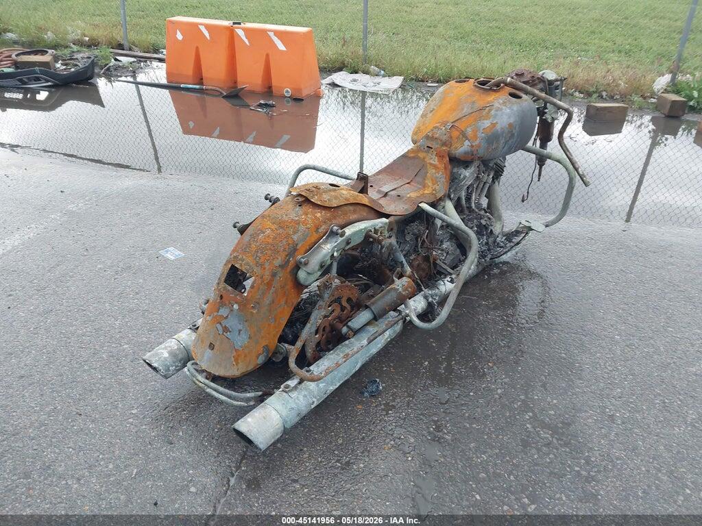 1HD1FBM11DB638414 2013 HARLEY-DAVIDSON FLHR photo no. 4