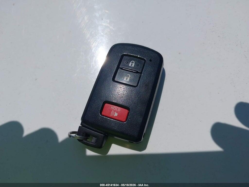 2T3RFREV8HW677853 2017 TOYOTA RAV4 photo no. 11