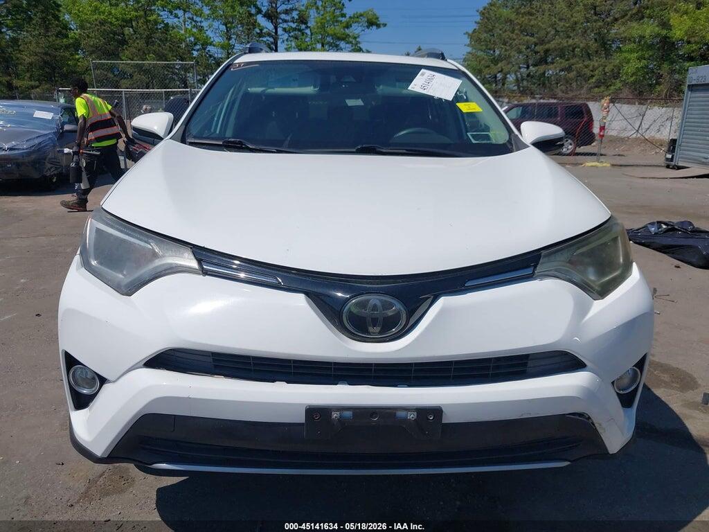 2T3RFREV8HW677853 2017 TOYOTA RAV4 photo no. 12