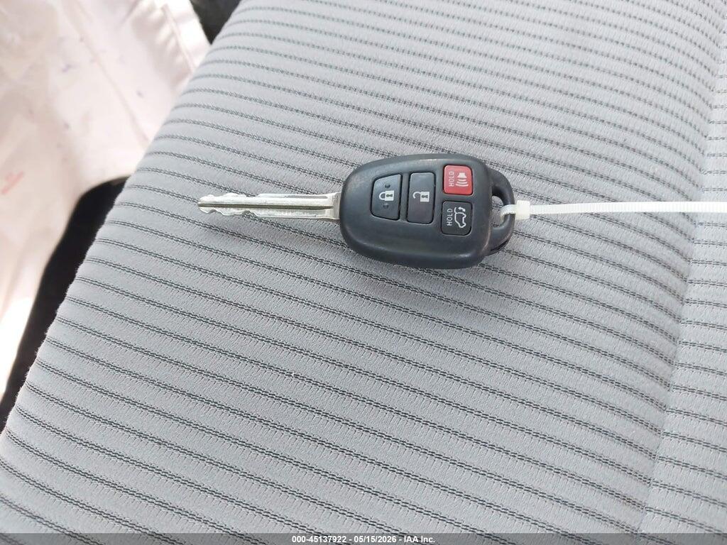 JTMWFREV7FJ052777 2015 TOYOTA RAV4 photo no. 11