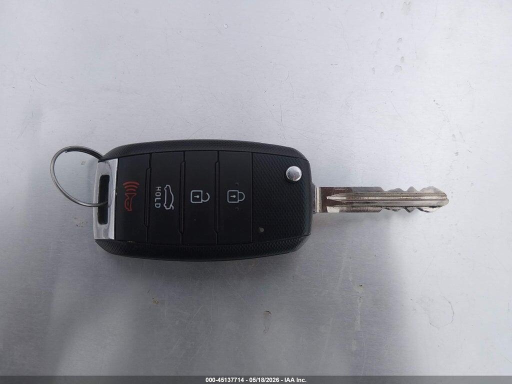 3KPFK4A70HE058913 2017 KIA FORTE photo no. 11