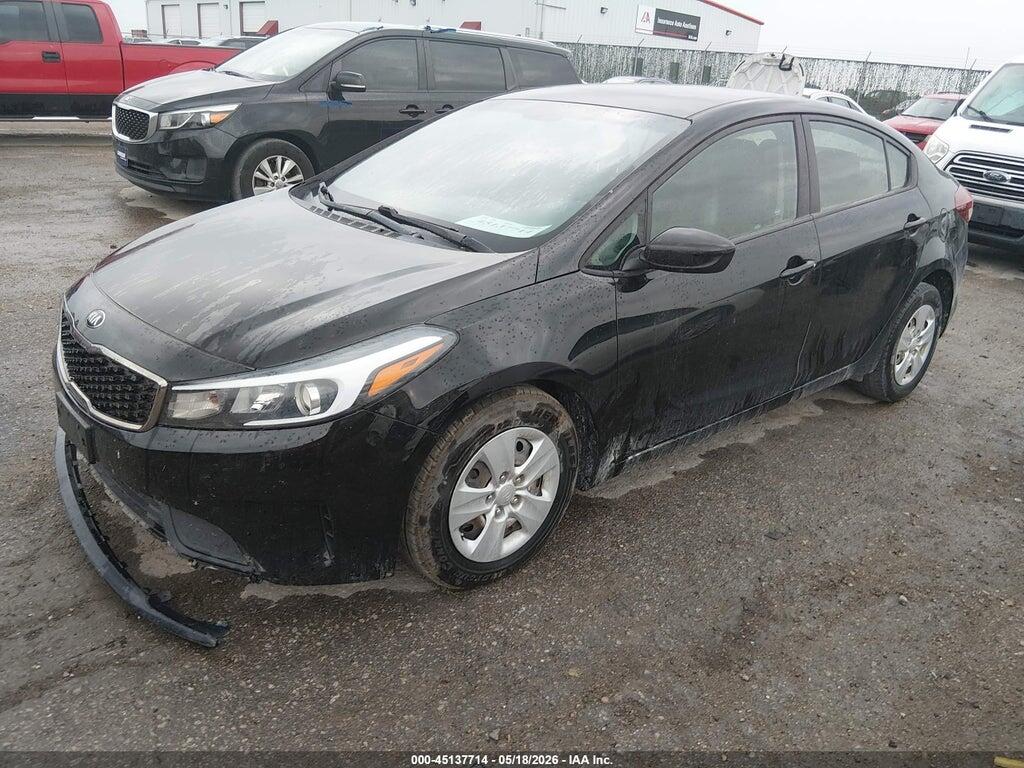 3KPFK4A70HE058913 2017 KIA FORTE photo no. 2