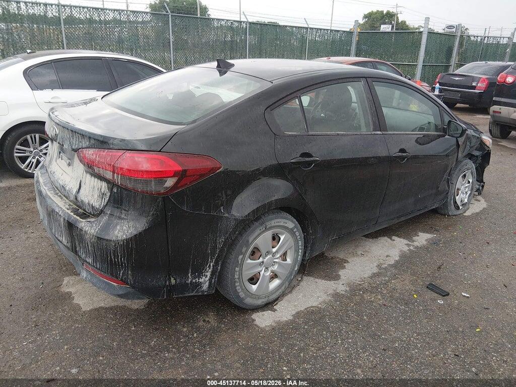 3KPFK4A70HE058913 2017 KIA FORTE photo no. 4