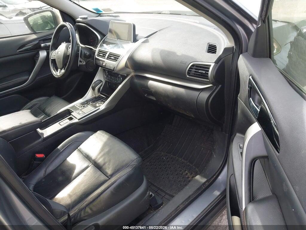 JA4AT5AA8JZ050913 2018 MITSUBISHI ECLIPSE CROSS photo no. 5