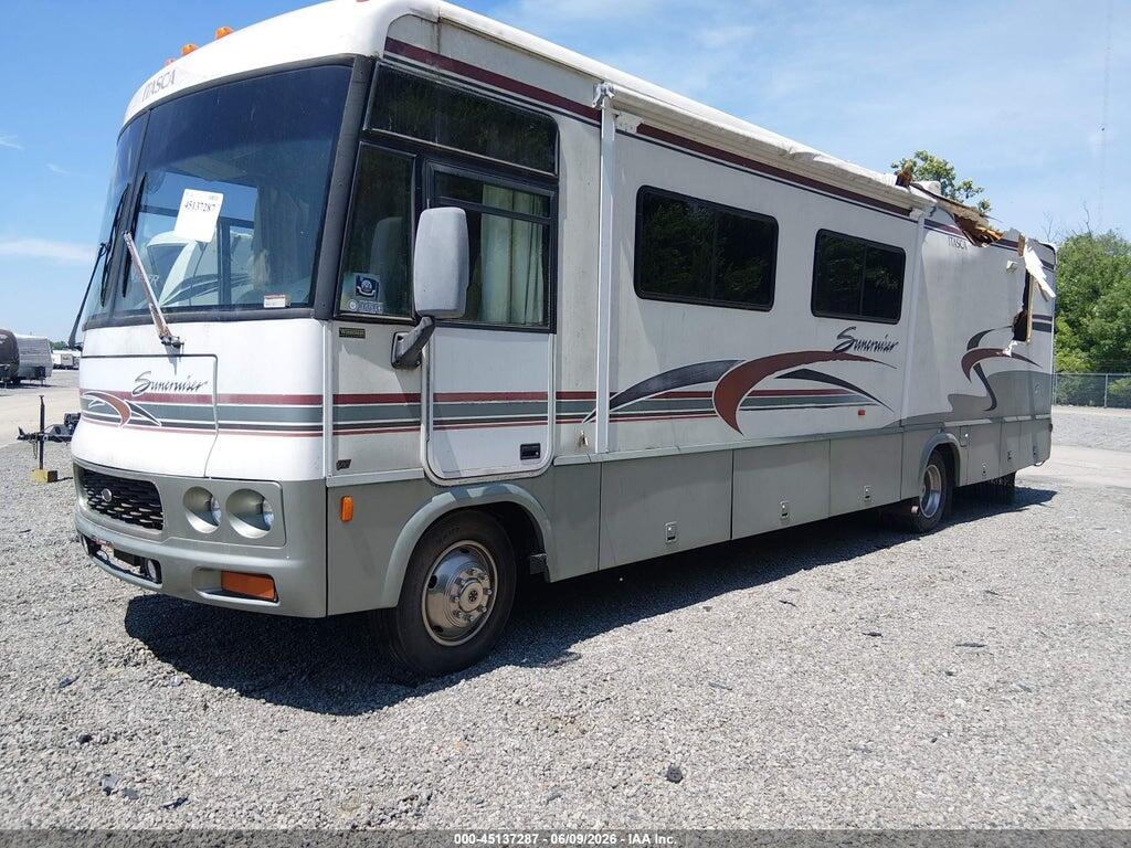1FCNF53SX10A05609 2001 FORD F550 photo no. 2