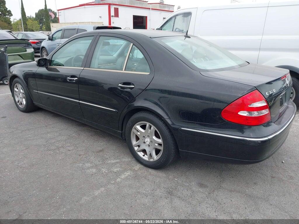 WDBUF65J75A637097 2005 MERCEDES-BENZ E 320 photo no. 3