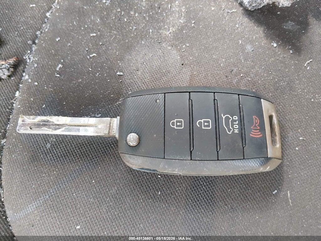 KNDJN2A22G7379182 2016 KIA SOUL photo no. 11