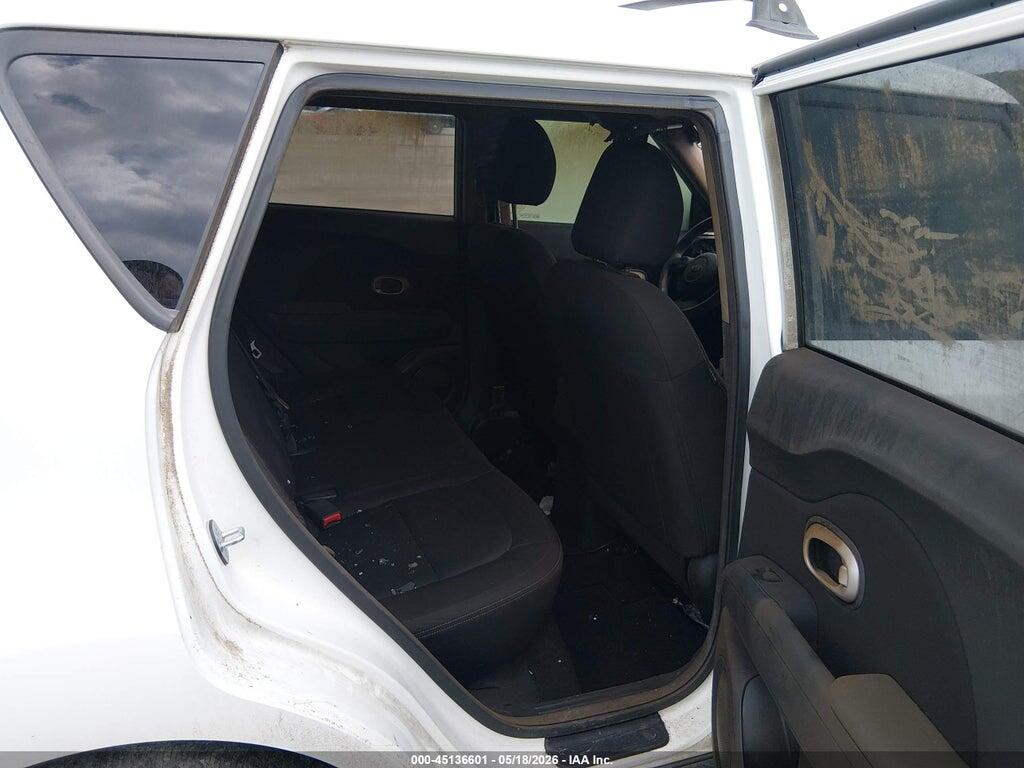 KNDJN2A22G7379182 2016 KIA SOUL photo no. 8