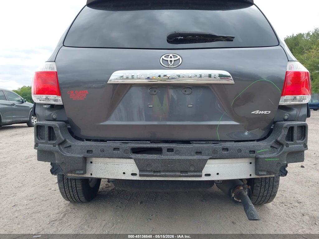 5TDBK3EH8BS052074 2011 TOYOTA HIGHLANDER photo no. 6