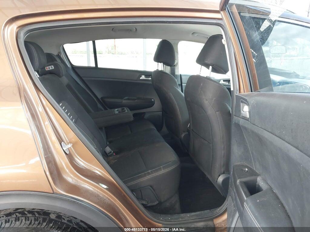 KNDPMCAC9H7240034 2017 KIA SPORTAGE photo no. 8