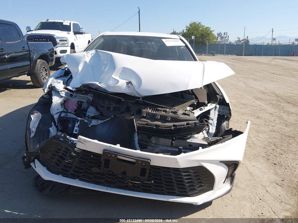 2025 TOYOTA CAMRY SE — Фото 13 из 16