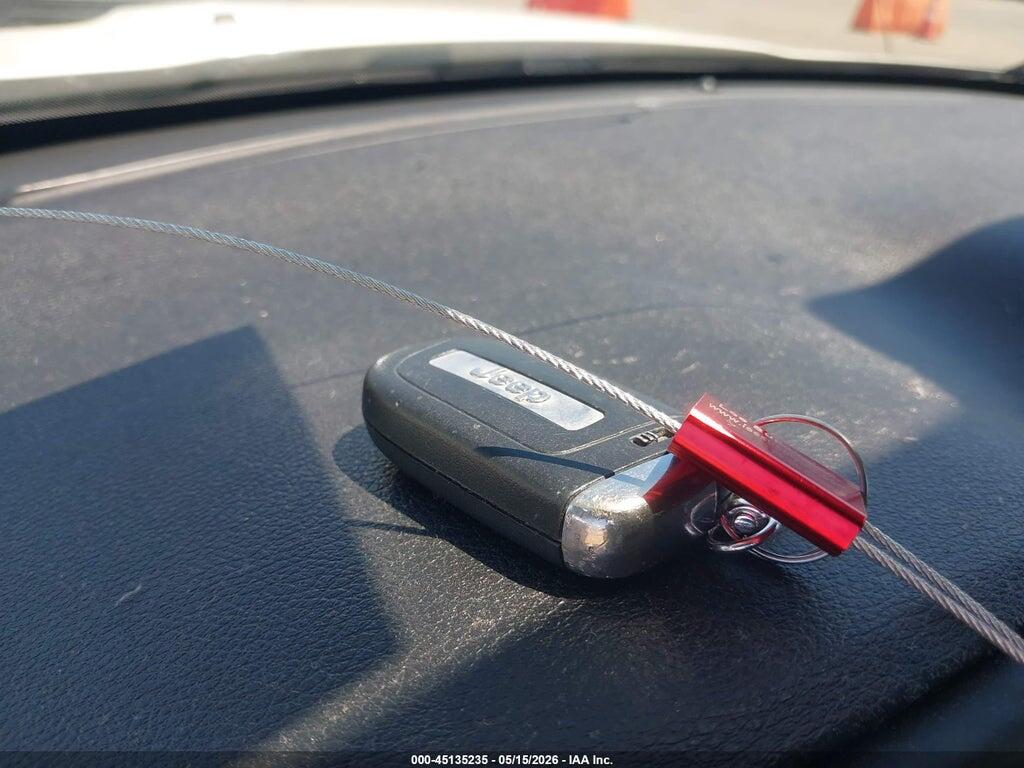 ZACCJAAB9HPE65852 2017 JEEP RENEGADE photo no. 11