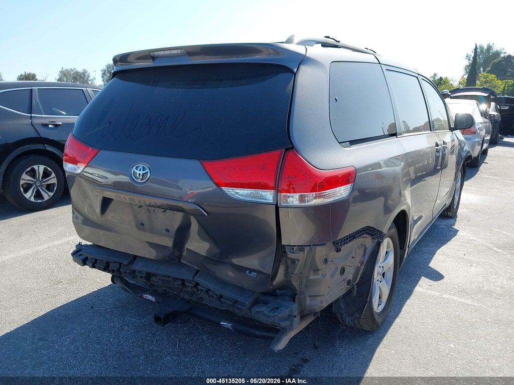 5TDKK3DC2DS323610 2013 TOYOTA SIENNA photo no. 4