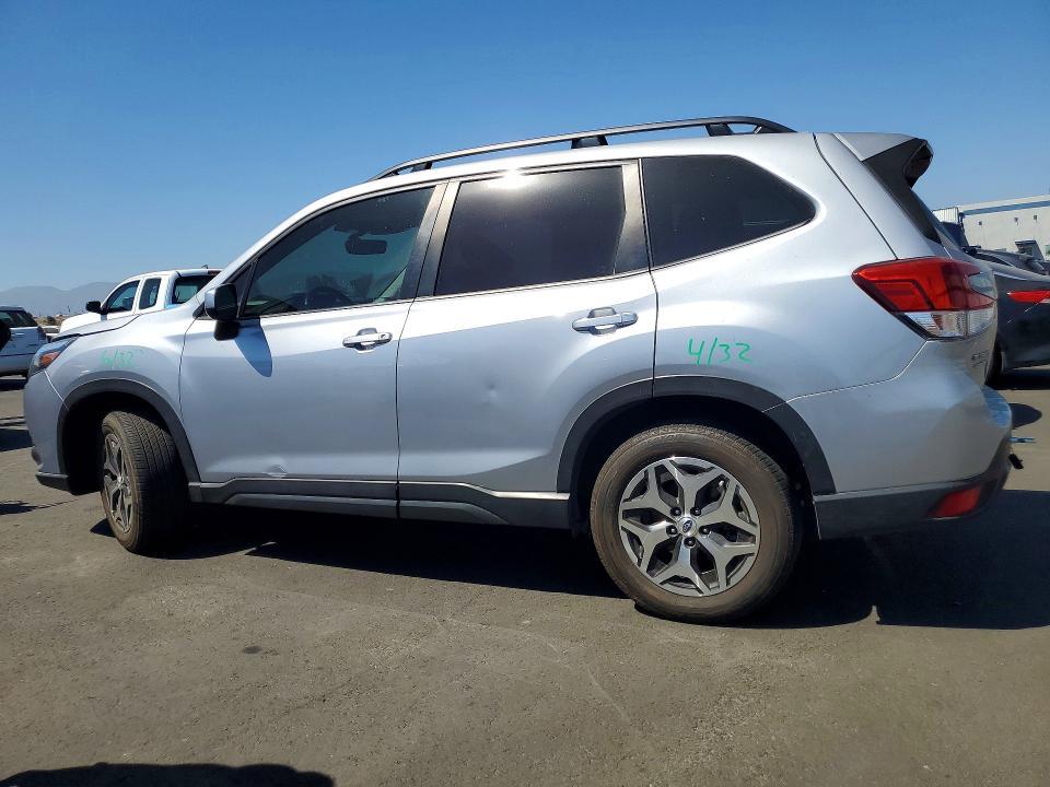 2023 SUBARU FORESTER PREMIUM — Фото 2 из 14