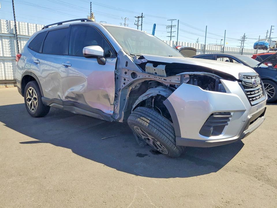 2023 SUBARU FORESTER PREMIUM — Фото 4 из 14
